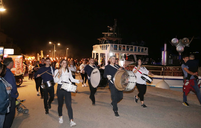 ΑΣΤΑΚΟΣ: Εντυπωσιακή η λαμπαδηδρομία για την Επέτειο του ΟΧΙ | φωτο - Φωτογραφία 15