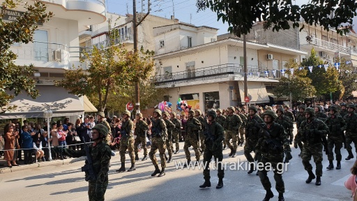 Βίντεο: Καταχειροκροτήθηκε ο στρατός στην παρέλαση της Ορεστιάδας - Φωτογραφία 1