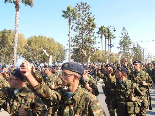 Φωτό από τη στρατιωτική παρέλαση στην ΚΩ - Φωτογραφία 34