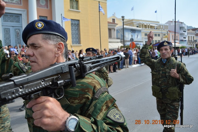 Φωτό από τη στρατιωτική παρέλαση στη Σάμο - Φωτογραφία 11