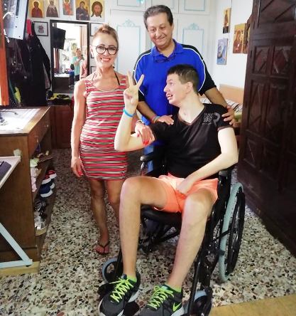 Το Πρώτο αναπηρικό αμαξίδιο Δώρισε ο σύλλογος sos kids ΛΑΜΨΗ στην ΛΙΝΔΟ της ΡΟΔΟΥ - Φωτογραφία 2