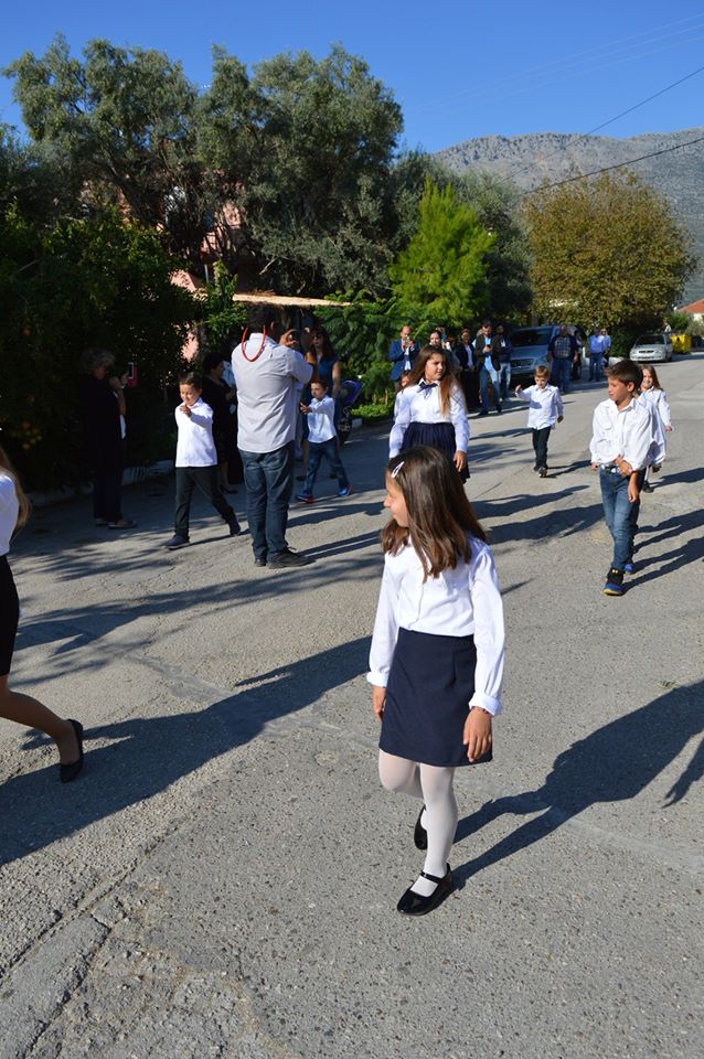 Η επέτειος του ΟΧΙ στο ΒΑΡΝΑΚΑ | ΦΩΤΟ: Βάσω Παππά - Φωτογραφία 16