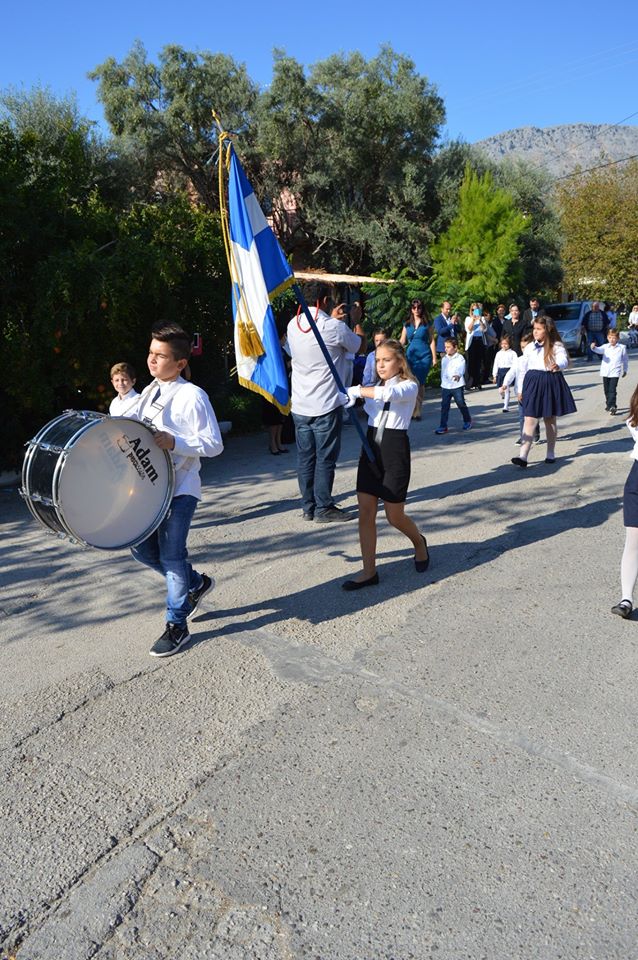 Η επέτειος του ΟΧΙ στο ΒΑΡΝΑΚΑ | ΦΩΤΟ: Βάσω Παππά - Φωτογραφία 7