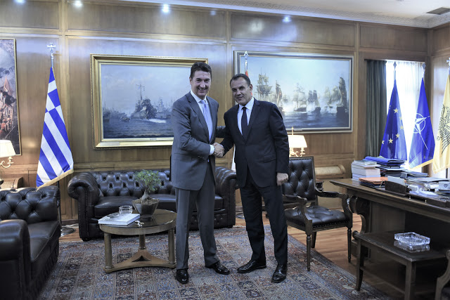 Συνάντηση ΥΕΘΑ Νικόλαου Παναγιωτόπουλου με τον Πρέσβη της Σερβίας - Φωτογραφία 1