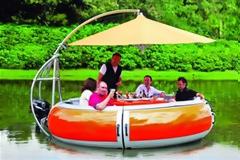 Βάρκα-μπάρμπεκιου για… διαφορετικά ταξίδια