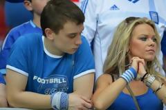 VIDEO: Η Ελληνίδα που... έκλεψε την παράσταση στις εξέδρες της Πολωνίας!