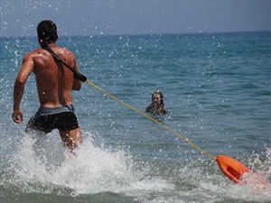 Έξι περιστατικά πνιγμών σε μια ημέρα σε παραλίες των Χανίων - Φωτογραφία 1