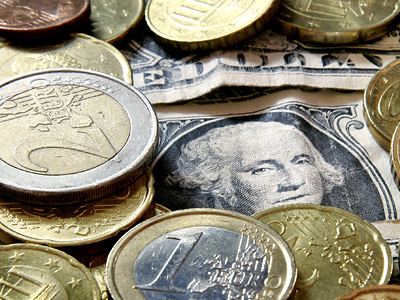 Οριακή πτώση έναντι του δολαρίου σημειώνει το ευρώ - Φωτογραφία 1