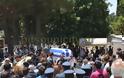 Έγινε η κηδεία του αδικοχαμένου αστυνομικού με έντονη την παρουσία της Χρυσής Αυγής