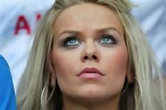 Δείτε ποιά είναι η Ελληνίδα καλλονή που σκοράρει στις κερκίδες τωνγήπεδων της Πολωνίας