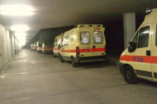 ΠΑΤΡΑ: Τα ασθενοφόρα... είναι κλεισμένα στο συνεργείο... - Φωτογραφία 1