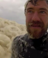 VIDEO: H θάλασσα γέμισε αφρούς - Φωτογραφία 1