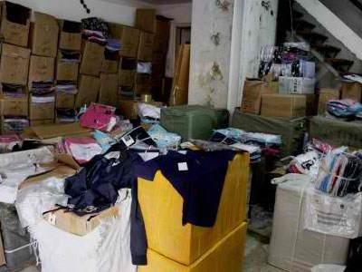Θεσσαλονίκη: Εντοπίστηκε τεράστια ποσότητα ρούχων «μαϊμού» - Φωτογραφία 1