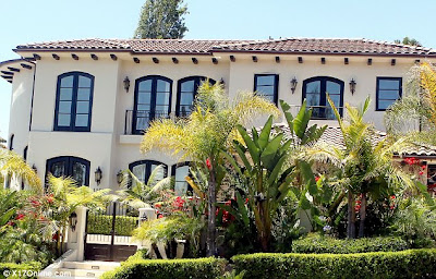 V. Paradis: Ψάχνει σπίτι για να μετακομίσει στο Beverly Hills μετά τον χωρισμό από τον Depp! - Φωτογραφία 4