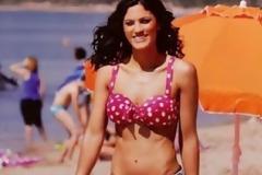 Μαίρη Συνατσάκη: Με σέξι ροζ μπικίνι στον Σχοινιά... (pics)
