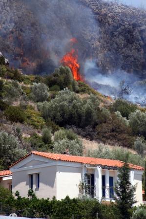 Κινδύνεψαν σπίτια στο Ναύπλιο [photos] - Φωτογραφία 3