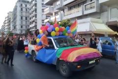 Με σημαίες του ΣΥΡΙΖΑ και συνθήματα κατά της Χρυσής Αυγής το 1o gay pride στη Θεσσαλονίκη (ΦΩΤΟ&ΒΙΝΤΕΟ)