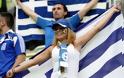 Euro 2012: Νικήτρια η Ελλάδα στις κερκίδες (photos) - Φωτογραφία 2