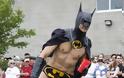 ΔΕΙΤΕ: Οι 10 πιο ασυνήθιστοι & αστείοι Batman - Φωτογραφία 8