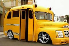 Τα πιο παράξενα σχολικά λεωφορεία που κυκλοφορούν!