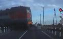 Σοκ προκαλεί δυστύχημα στη Ρωσία με τρένο! [video]