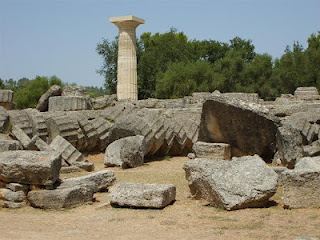 Τουρίστρια παραβίασε τον αρχαιολογικό χώρο της Ολυμπίας - Φωτογραφία 1
