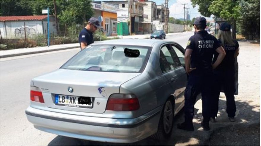 Έλεγχοι της ΑΑΔΕ σε οχήματα με ξένες πινακίδες: Διαπιστώθηκαν 1.001 παραβάσεις! - Φωτογραφία 2