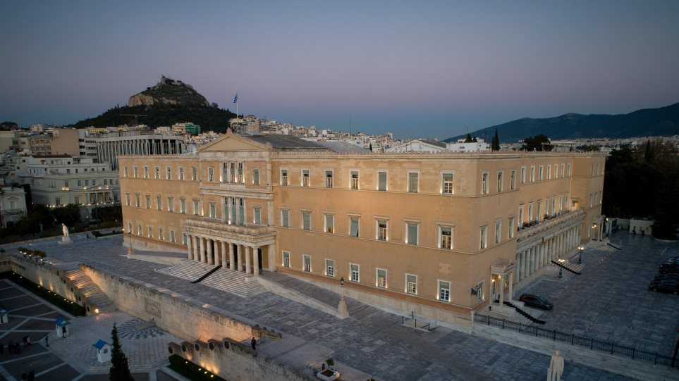 Handelsblatt: «Οι Έλληνες ξαναβρίσκουν το θάρρος τους» - Φωτογραφία 1