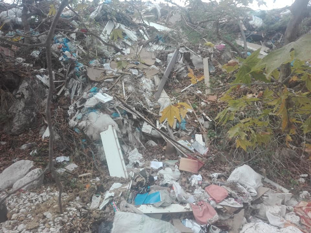 Γεμάτος σκουπίδια ο Ποταμός στο ΜΟΝΑΣΤΗΡΑΚΙ Βόνιτσας - ΦΩΤΟ - Φωτογραφία 4