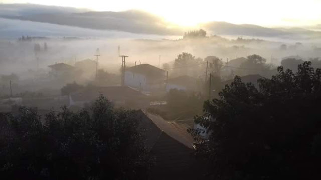 Πνιγμένη στην ομίχλη ξύπνησε η ΜΠΑΜΠΙΝΗ - [ΦΩΤΟ] - Φωτογραφία 1