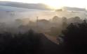 Πνιγμένη στην ομίχλη ξύπνησε η ΜΠΑΜΠΙΝΗ - [ΦΩΤΟ]