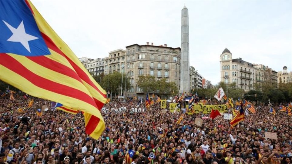 Ισπανία: Nέα εντάλματα σύλληψης σε βάρος τριών Καταλανών αυτονομιστών - Φωτογραφία 1