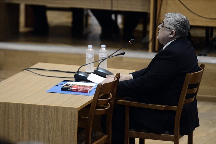 Δίκη Χρυσής Αυγής: Ο Μιχαλολιάκος δηλώνει αθώος και μιλά για πολιτική σκευωρία - Φωτογραφία 2