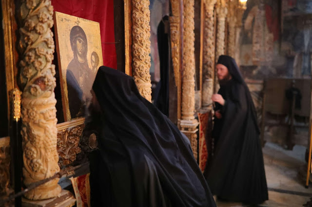 12720 - Φωτογραφίες πανηγυρικής Θείας Λειτουργίας στην εορτάζουσα Βατοπαιδινή Σκήτη του Αγίου Δημητρίου - Φωτογραφία 9