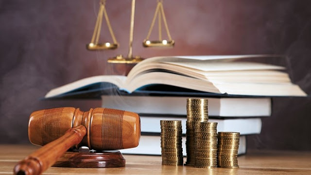Δικαστική απόφαση «ΒΟΜΒΑ»: Αντισυνταγματικές οι περικοπές του 2012 σε συντάξεις και η κατάργηση δώρων - Φωτογραφία 1
