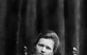 Μαρί Κιουρί: Η πρώτη γυναίκα που κέρδισε Νόμπελ αλλά απασχόλησε το ίδιο έντονα και με την προσωπική της ζωή - Φωτογραφία 2