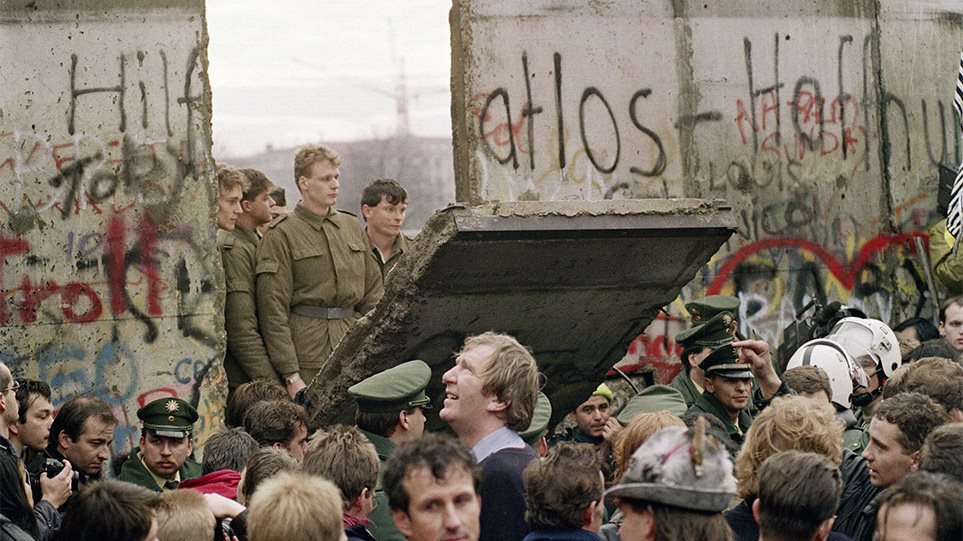 Γερμανία: 30 χρόνια από την πτώση του Τείχους του Βερολίνου - Φωτογραφία 1
