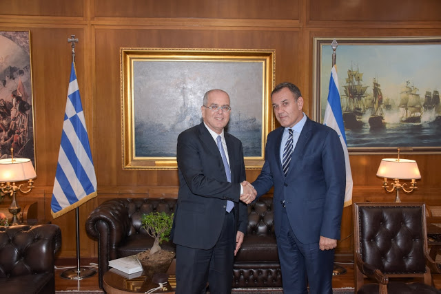 Συνάντηση ΥΕΘΑ κ. Νικολάου Παναγιωτόπουλου με τον νέο Πρέσβη του Ισραήλ κ. Γιοσί Αμράνι - Φωτογραφία 1
