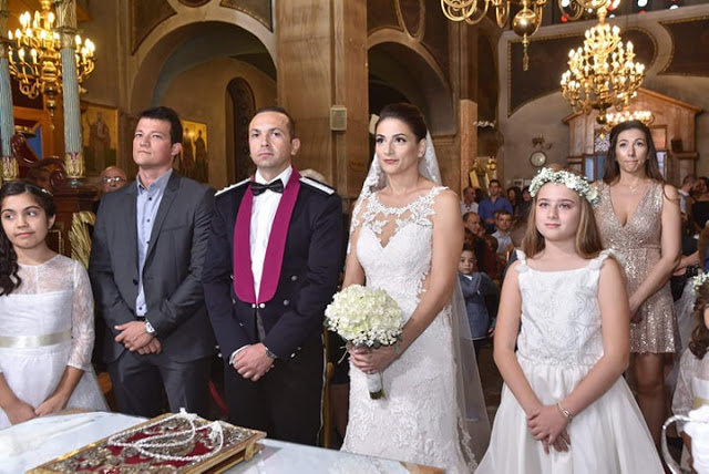Παντρεύτηκε ο Διοικητής του Α.Τ. Αστακού Γιάννης Μπέσσας. Εντυπωσιακός ο γάμος με τα ξίφη... των Αστυνομικών!! - Φωτογραφία 3