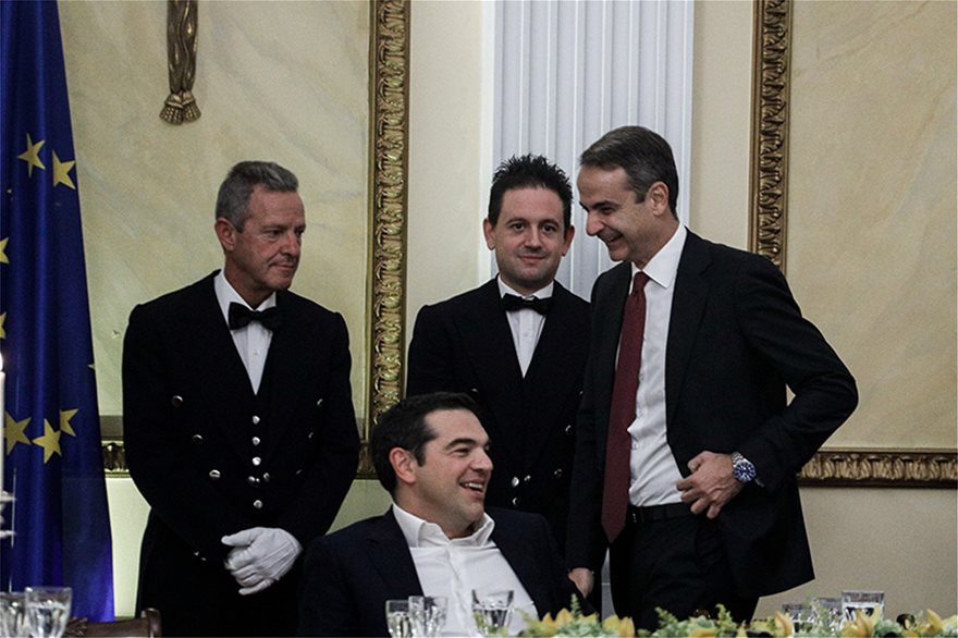 Δείπνο στο Προεδρικό - φωτος: Απρόσμενες χειραψίες, λαμπερές εμφανίσεις - Φωτογραφία 23