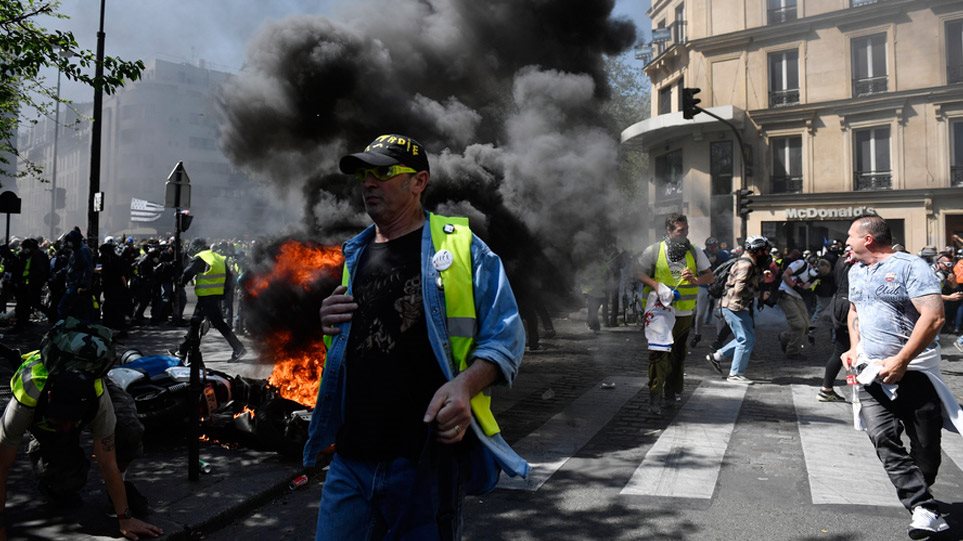 Κίτρινα Γιλέκα: Αστυνομικό «στοπ» για διαδηλώσεις στη Σανζ Ελιζέ ενόψει της πρώτης επετείου - Φωτογραφία 1