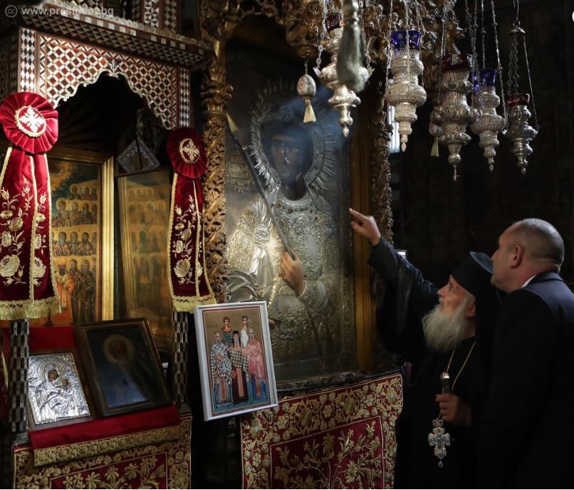 12761 - Η ανακομιδή των λειψάνων του Αγίου Γεωργίου στην Ιερά Μονή Ζωγράφου Αγίου Όρους, παρουσία του Προέδρου της Βουλγαρίας - Φωτογραφία 2