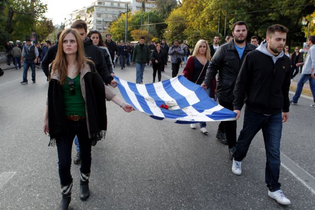 Πολυτεχνείο : Ψάχνουν την αιματοβαμμένη σημαία – Πόλεμος ΠΑΣΠ και νεολαίας ΣΥΡΙΖΑ - Φωτογραφία 2