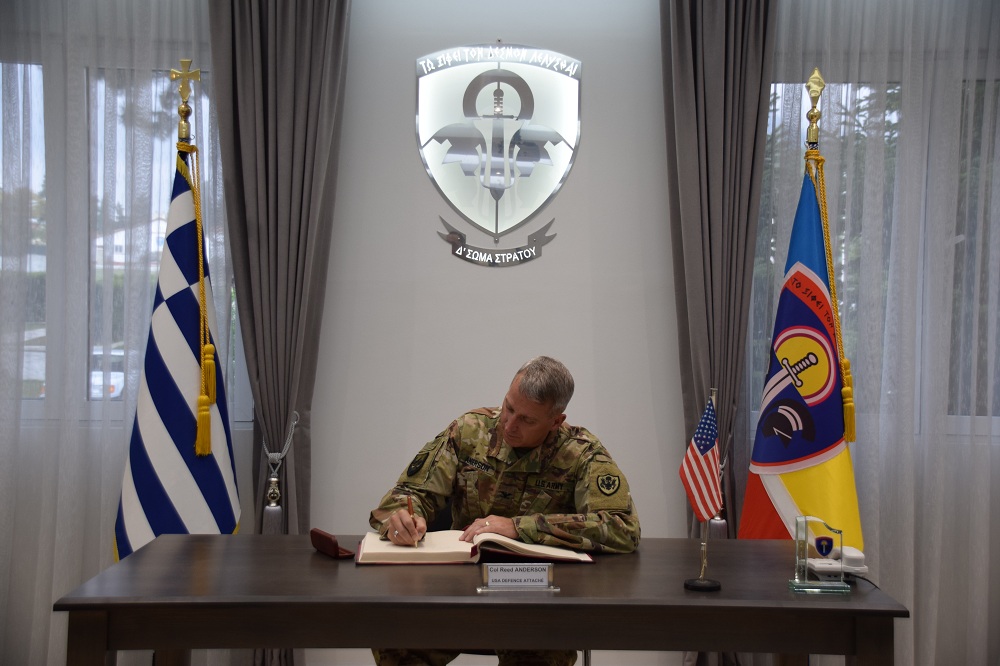 Συνάντηση του Στρατηγού Λαλούση με το Στρατιωτικό ακόλουθο των ΗΠΑ - Φωτογραφία 2