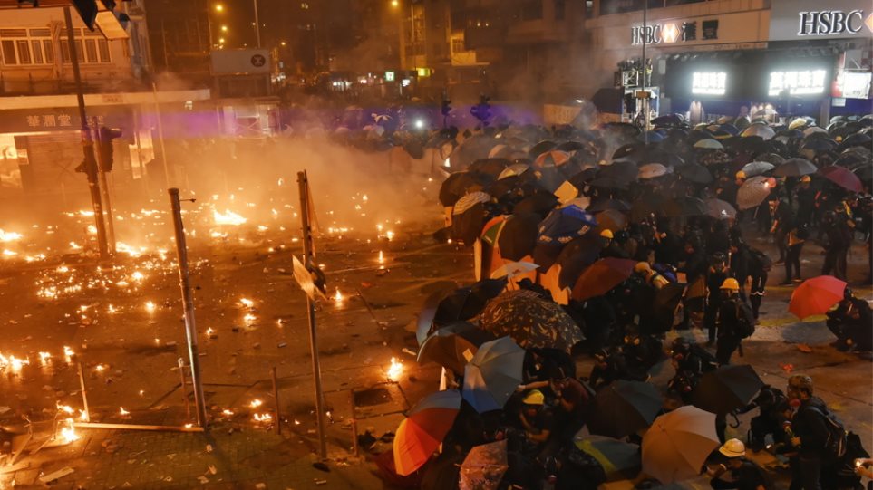 Χονγκ Κονγκ: Ο ΟΗΕ καταγγέλλει την ακραία βία και καλεί τις αρχές να αποκλιμακώσουν την κρίση - Φωτογραφία 1