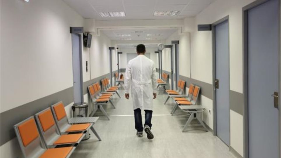 Nοσοκομεία: Θα παραμείνουν οι επικουρικοί γιατροί - Φωτογραφία 1