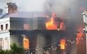 Υπό κατάρρευση το ξενοδοχείο που έπιασε φωτιά στο Ίστμπουρν - Φωτογραφία 5