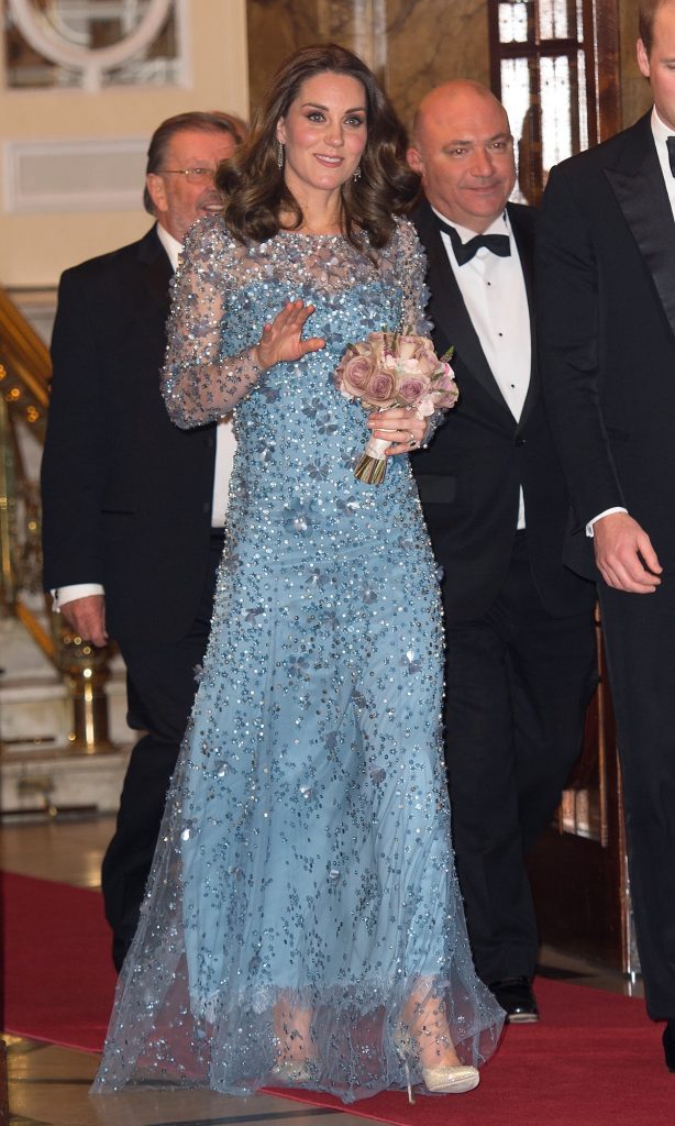 Kate Middleton: Πιο εκθαμβωτική από ποτέ με δαντελένιο Alexander McQueen φόρεμα - Φωτογραφία 3