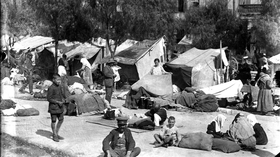 Η συμβολή των προσφύγων (μετά το 1922) στην πνευματική ανάπτυξη της Ελλάδας - Φωτογραφία 1