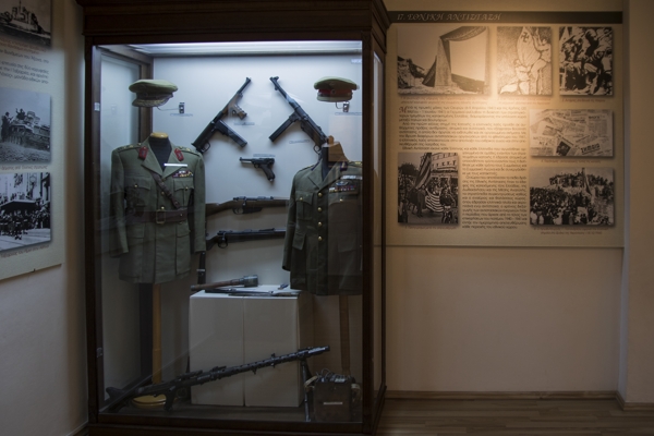 Πόλος έλξης για μαθητές το Μουσείο Στρατιωτικής Ιστορίας Καλαμάτας (βίντεο-φωτογραφίες) - Φωτογραφία 10